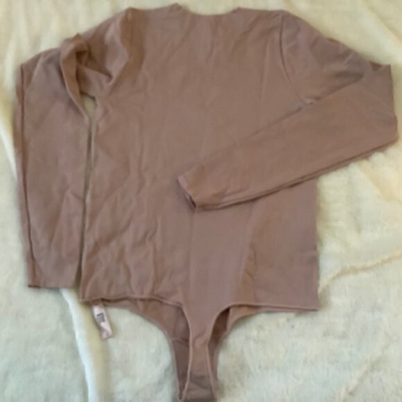 💕 SKIMS 💕 (Sandstone) Crew Neck Log Sleeve Bodysuit-NEW - Picture 6 of 7